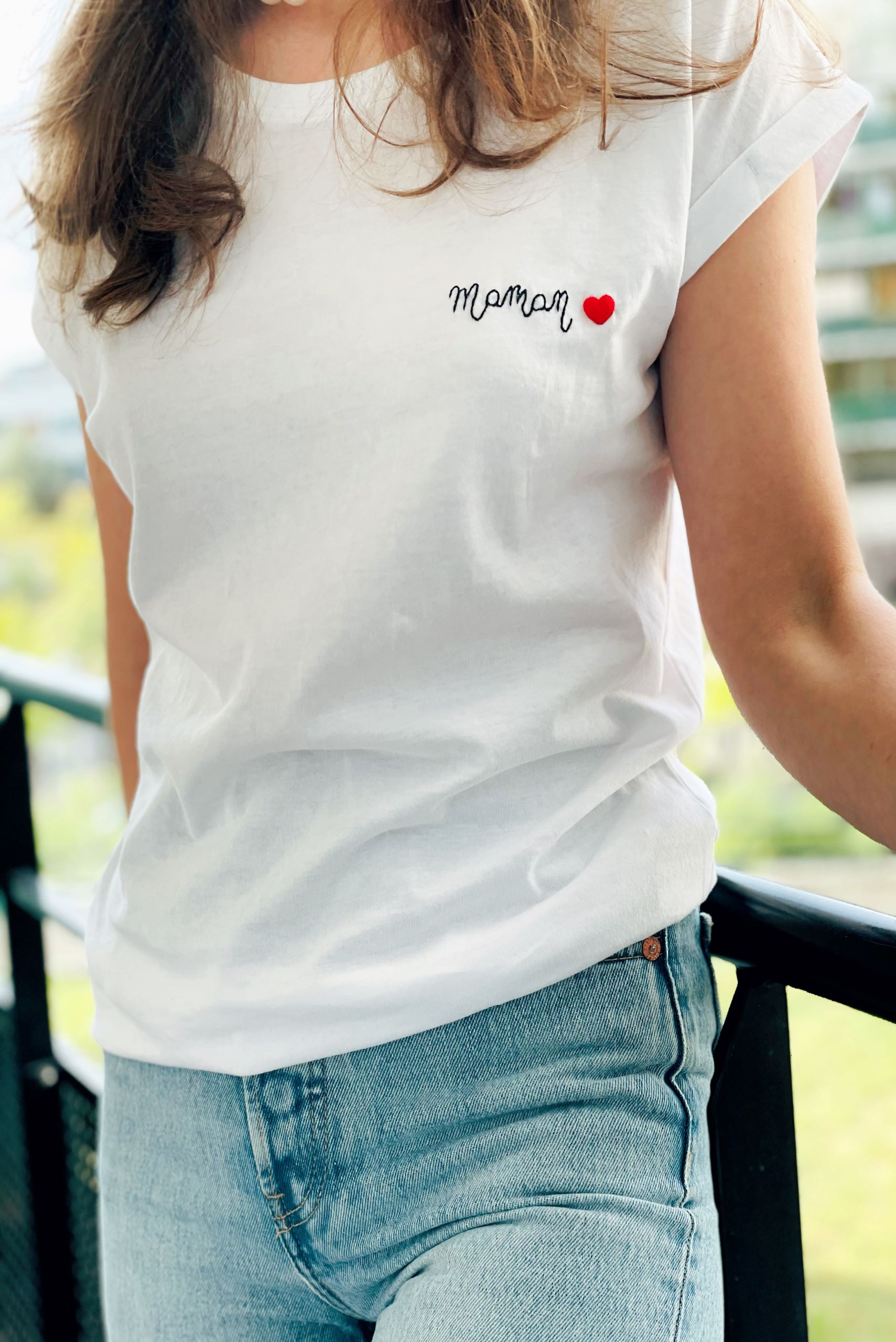Retaliation strong Orator Maman d'amour Hand-embroidered T-shirt | Shopping For Happiness