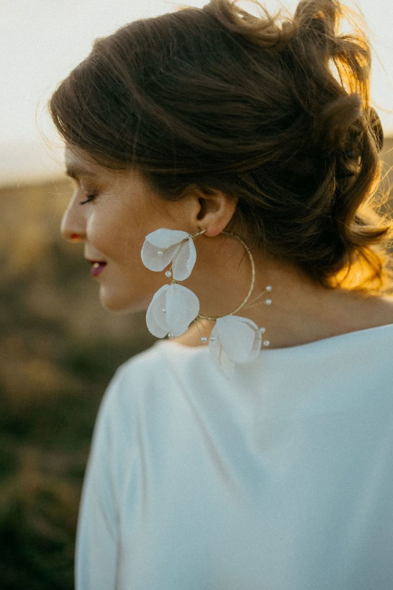 White Flowers Earrings
