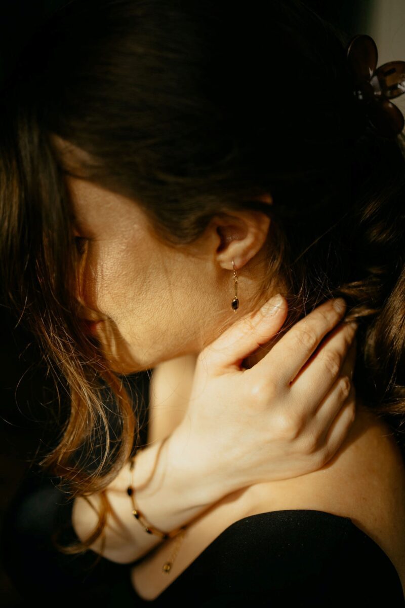 Minimalist Black Crystals Earings